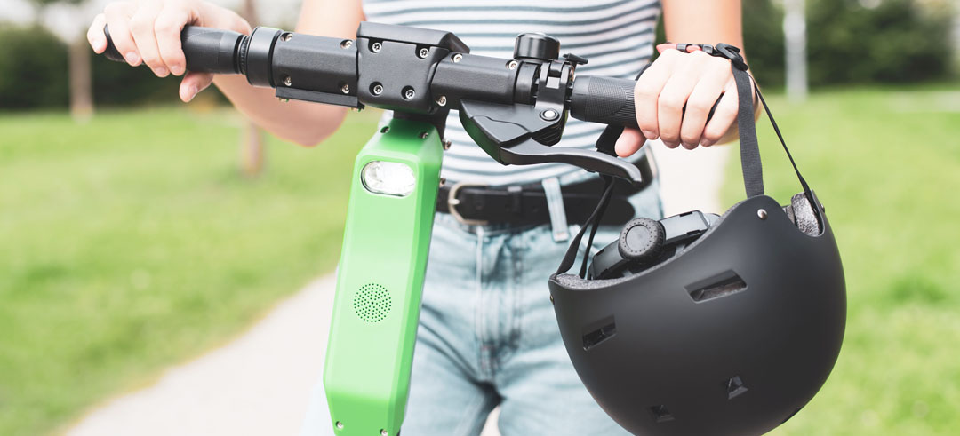 Es obligatorio llevar casco cuando voy en patinete eléctrico? Esto