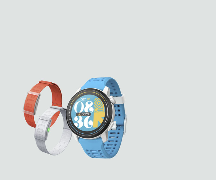 reloj coros color azul cielo y un pulsómetro blanco y otro naranja