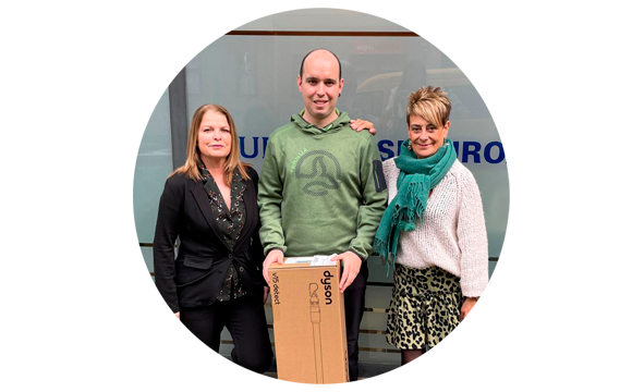 cliente ganador de un sorteo de Zurich Seguros