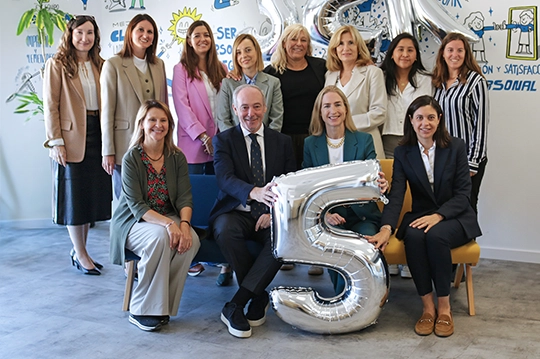 Zurich y Junior Achievement cumplen 5 años apoyando a los jóvenes con el programa  Z-SHAKE