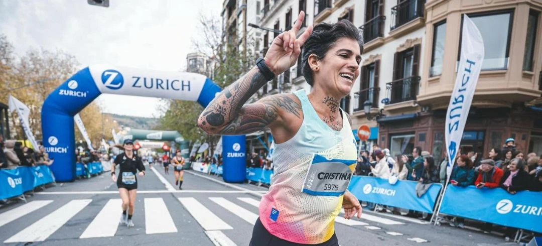 corredora participando en una carrera