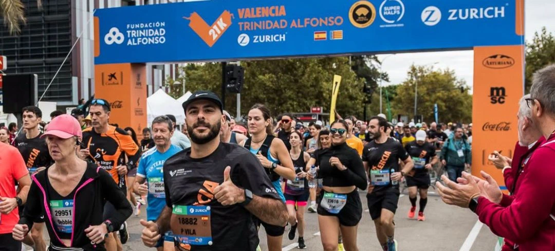 Corredor iniciando el Medio Maratón Valencia Trinidad Alfonso Zurich